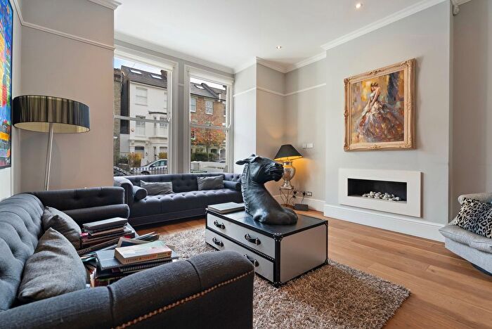 4 Bedroom Terraced House For Sale In Warbeck Road, London, W12