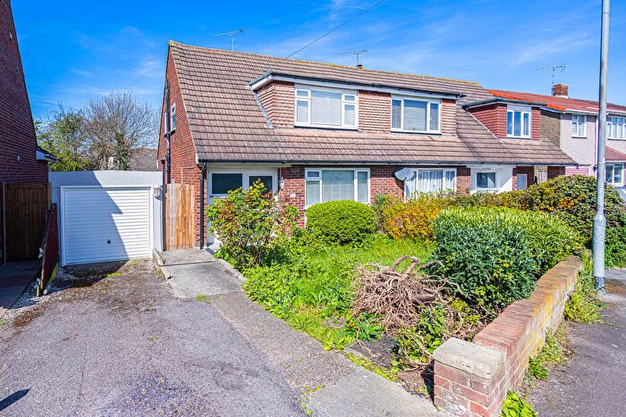 2 Bedroom Semi Detached House For Sale In Exmouth Drive, Rayleigh, SS6