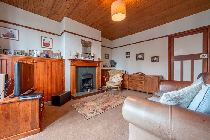 3 Bedroom Semi-Detached House For Sale In Serpentine Road, Kendal, LA9