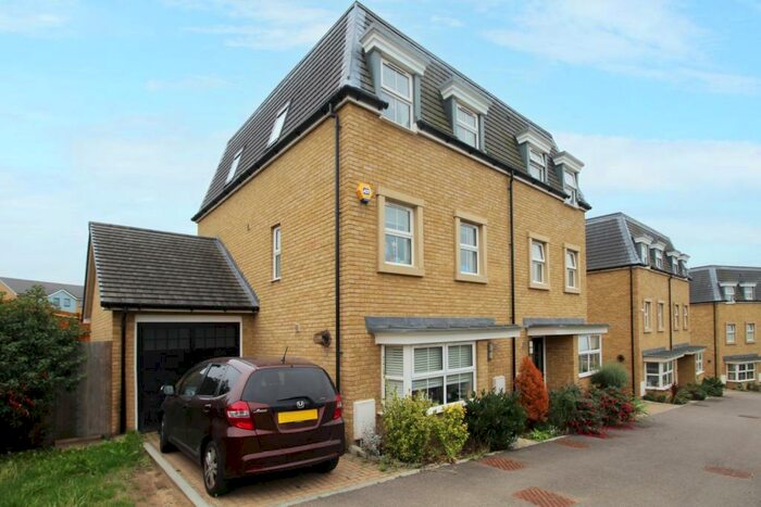 4 Bedroom Detached House To Rent In Richmond Lane Dartford, DA1