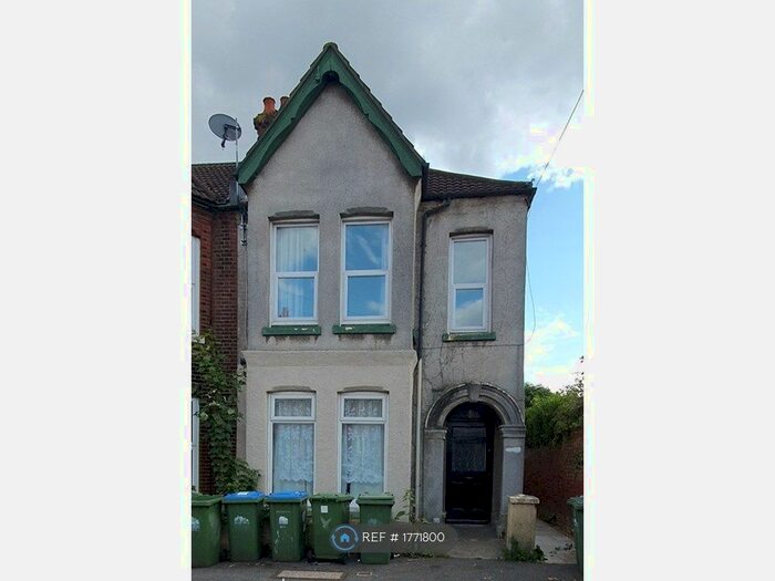 3 Bedroom Flat To Rent In Portswood, Southampton, SO17