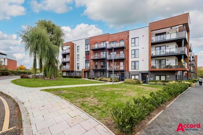 1 Bedroom Flat To Rent In Freesia Lodge, St. Clements Avenue, Harold Wood, RM3