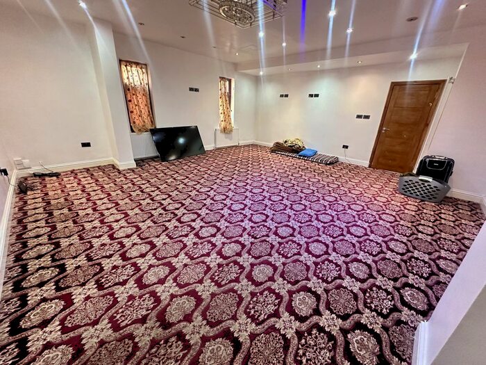 5 Bedroom Semi-Detached House To Rent In Heston Road, Hounslow, Greater London, TW5