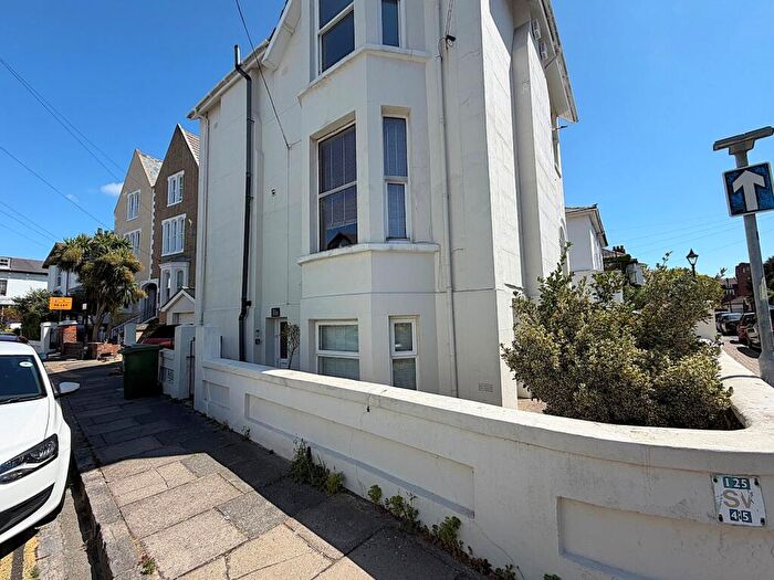 2 Bedroom Flat To Rent In Auckland Road West, Southsea, Hampshire, PO5