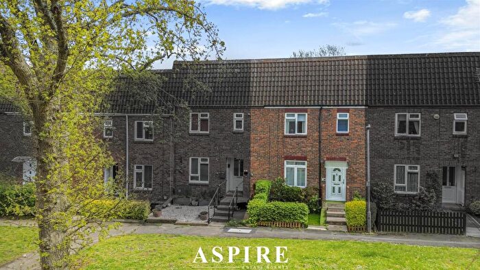 3 Bedroom Terraced House For Sale In Helmores, Basildon, SS15