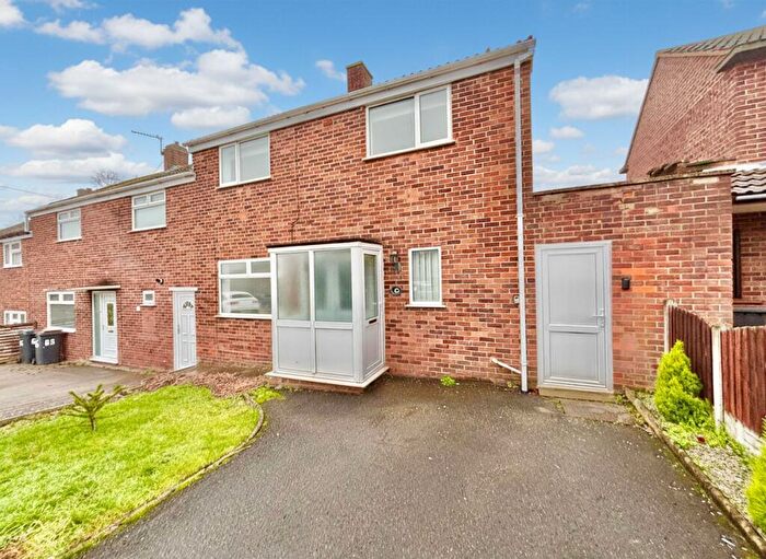 2 Bedroom Semi Detached House To Rent In Vale View, Nuneaton, CV10