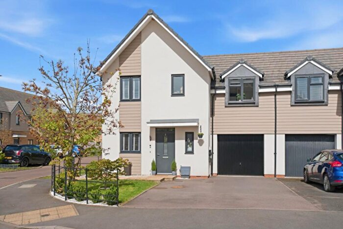 3 Bedroom Semi-Detached House For Sale In Hillfort Road, Meon Vale, Stratford-upon-Avon, CV37