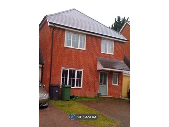 2 Bedroom Flat To Rent In Headley, Thatcham, RG19