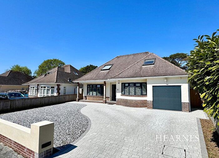 4 Bedroom Chalet For Sale In Dulsie Road, Talbot Woods, Bournemouth, BH3