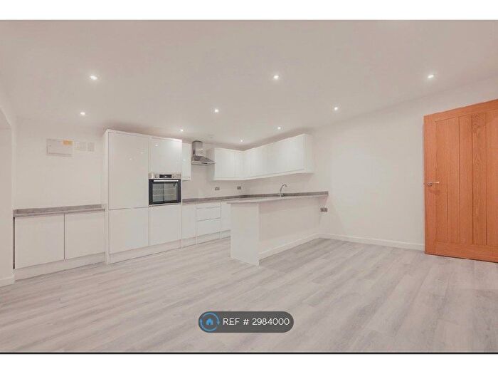 1 Bedroom Flat To Rent In Narrow Wine St, Trowbridge, BA14