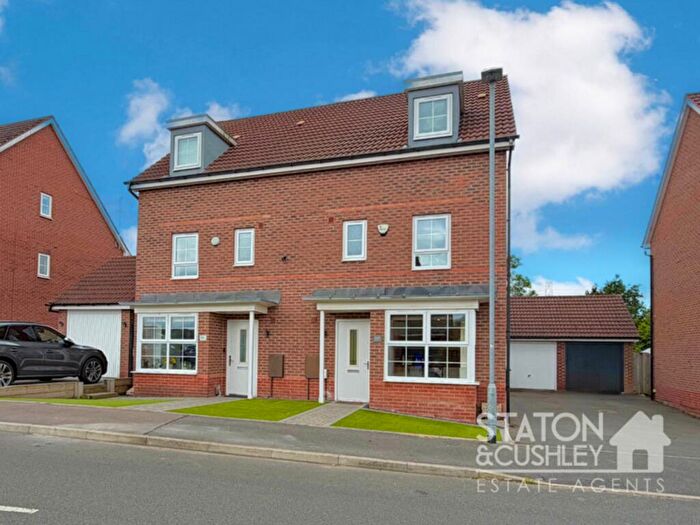 4 Bedroom Semi-Detached House For Sale In Sanderling Way, Forest Town, NG19