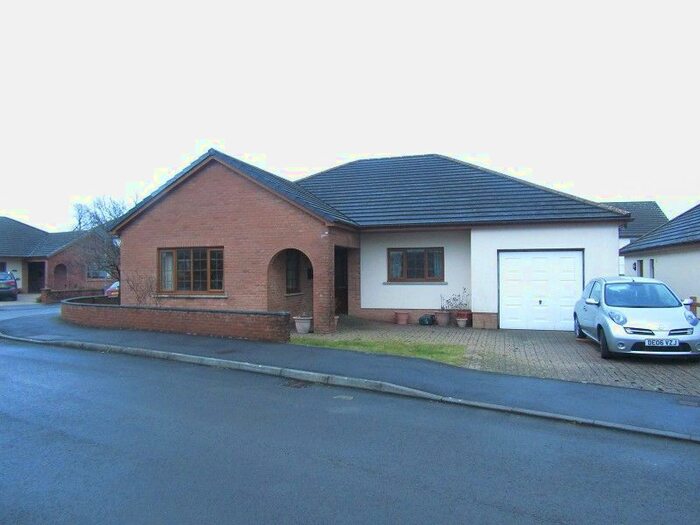 3 Bedroom Detached Bungalow For Sale In Gwynfan, Nantycaws, Carmarthen, Carmarthenshire. SA32