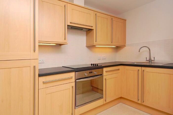 2 Bedroom Flat To Rent In Lymington Road, Highcliffe, BH23