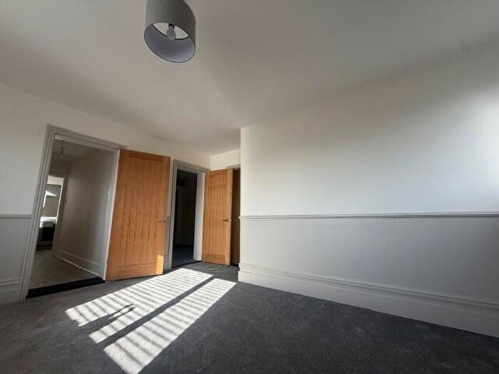 2 Bedroom Flat To Rent In Queens Road, Portsmouth, Hampshire, PO2