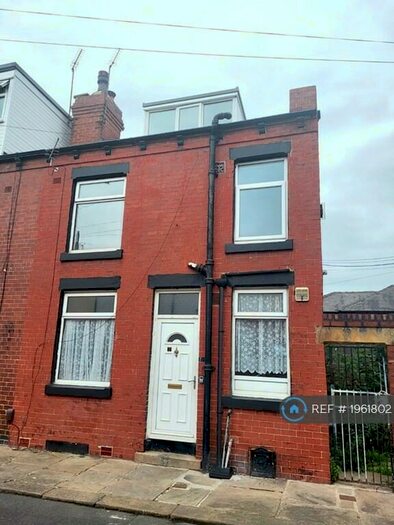 2 Bedroom Terraced House To Rent In Barkly Place, Leeds, LS11