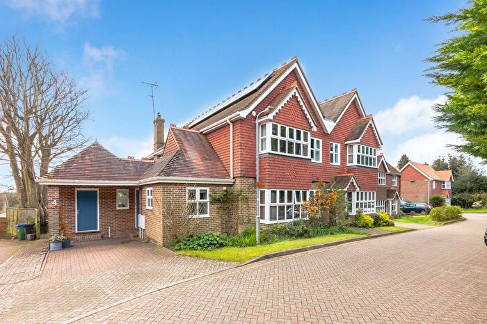 5 Bedroom Property For Sale In Barn Hatch Close, Lewes, BN7