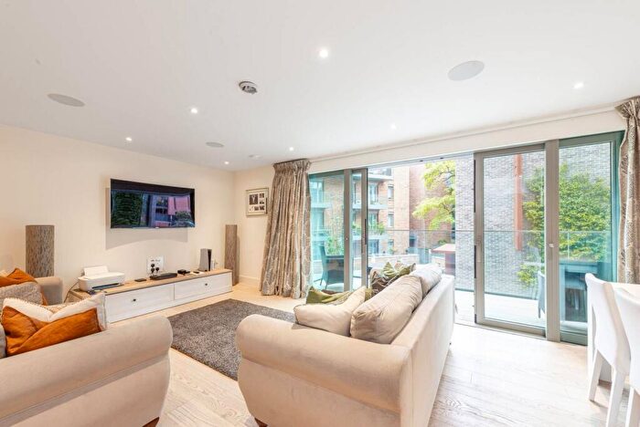 3 Bedroom Flat For Sale In Penrose Gardens, Hampstead, London, NW3