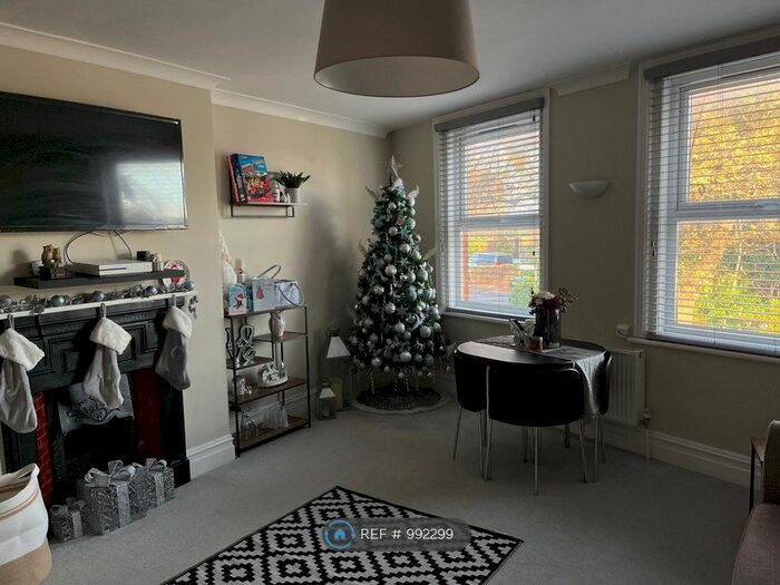 3 Bedroom Maisonette To Rent In Chalet Hill, Bordon, GU35