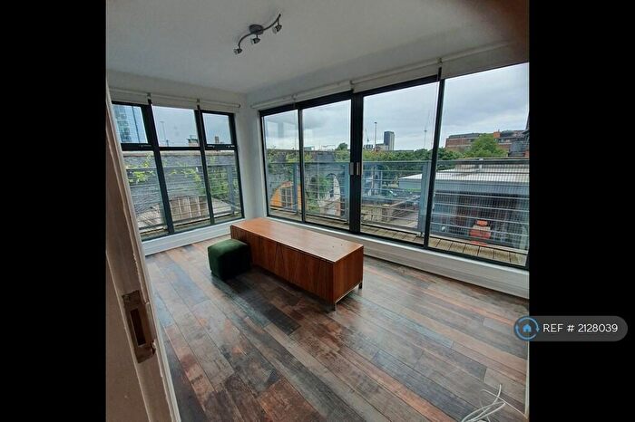 2 Bedroom Penthouse To Rent In Barton Street, Manchester, M3