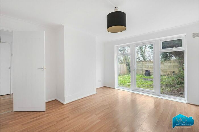 2 Bedroom Maisonette To Rent In Balfour Grove, Whetstone, London, N20