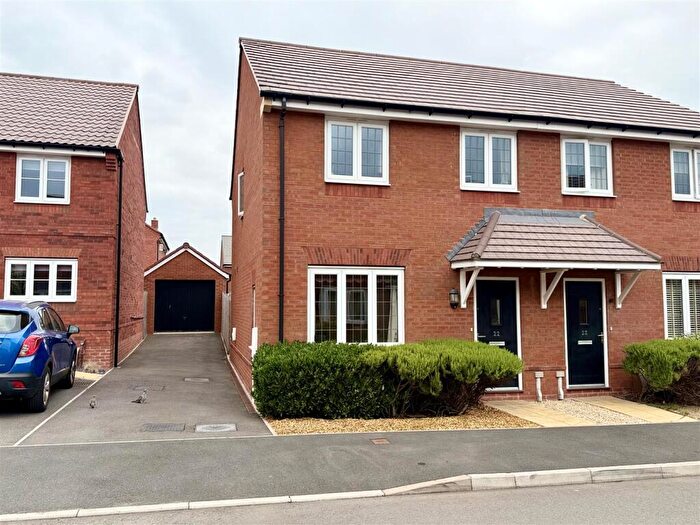 3 Bedroom House For Sale In Dunnock Close, Holmer, Hereford, HR4