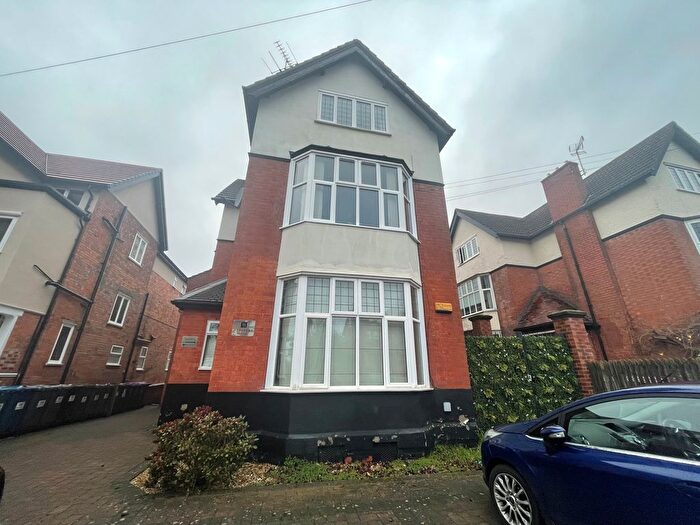 2 Bedroom Flat To Rent In Musters Road, Nottingham, NG2