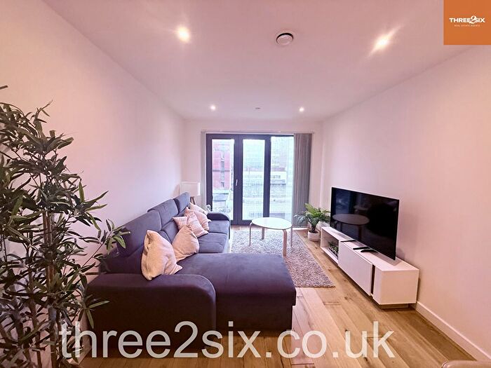 2 Bedroom Flat To Rent In Axium Windmill Street, Birmingham, Ga, B1