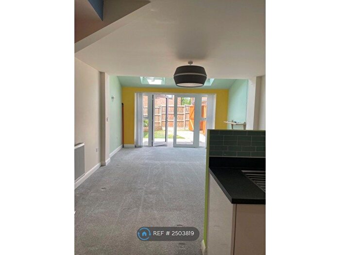 4 Bedroom Semi-Detached House To Rent In Shrewsbury Road, Cambridge, CB3