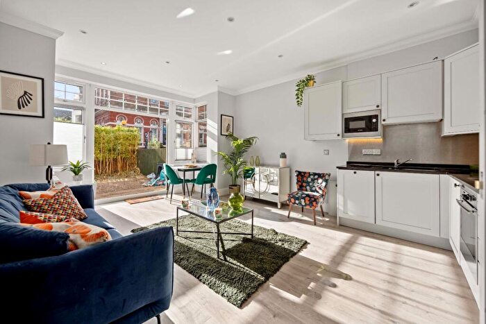 1 Bedroom Flat To Rent In Haverstock Hill, Belsize Park, NW3