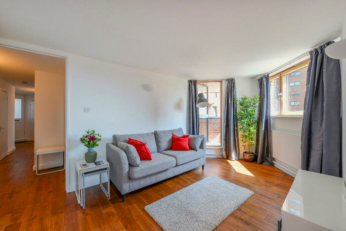3 Bedroom Flat To Rent In Berenger Tower, London, SW10