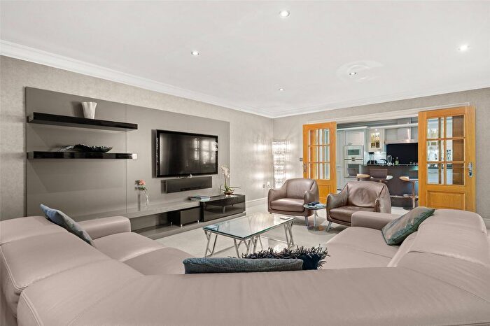 2 Bedroom Flat To Rent In Brockenhurst Road, Ascot, Berkshire, SL5