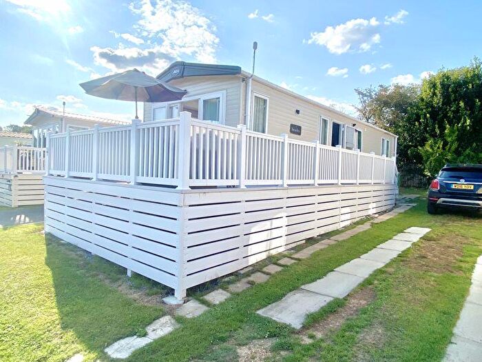 2 Bedroom Park Home For Sale In Solent Breezes. Chilling Lane, Warsash, SO31