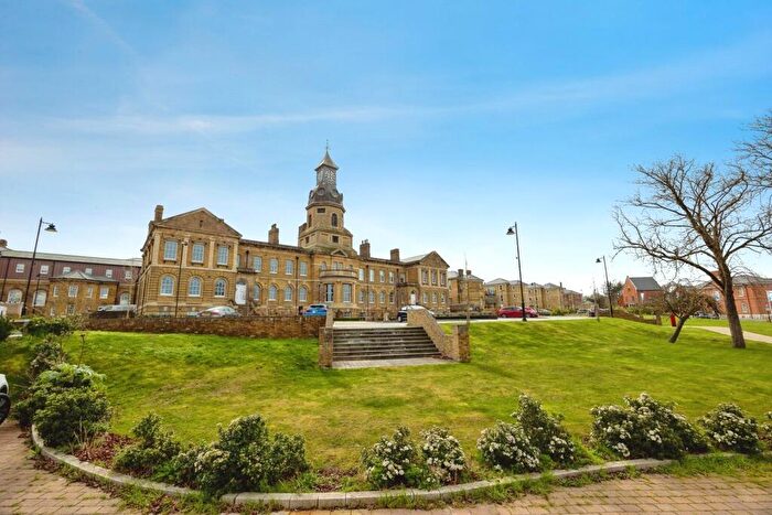 2 Bedroom Flat For Sale In Gun Hill, Wellesley, Aldershot, Hampshire, GU11