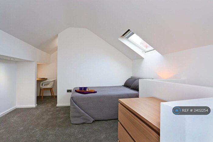 4 Bedroom Terraced House To Rent In Village Terrace, Leeds, LS4