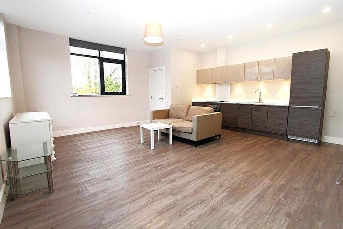 Studio To Rent In Dawsons Square, Pudsey, LS28
