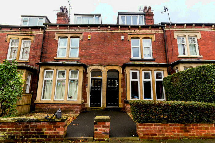 5 Bedroom House To Rent In Grove Gardens, Leeds, LS6