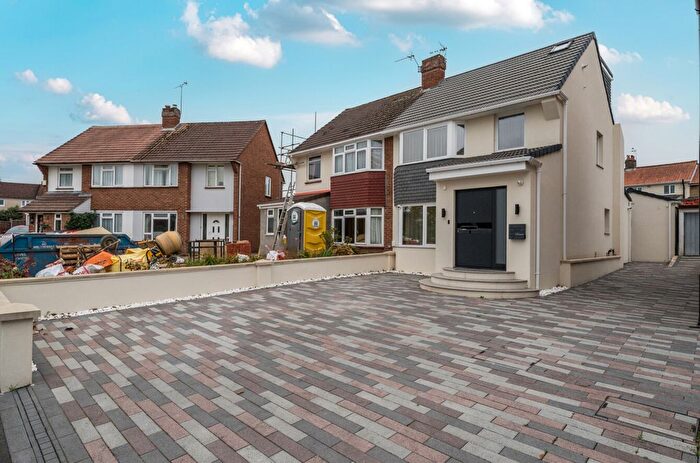 4 Bedroom Semi Detached House To Rent In Greenacre, Windsor, SL4