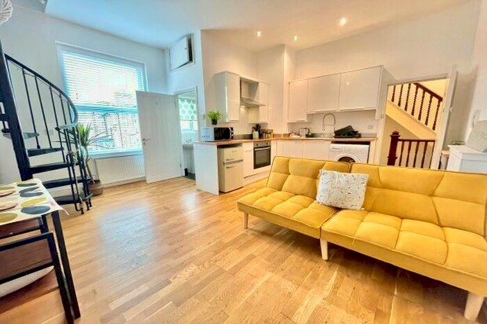 1 Bedroom Flat To Rent In St. Michaels Road, Bournemouth, BH2