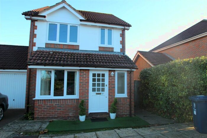 3 Bedroom Property To Rent In Cricket Road, Oxford, OX4