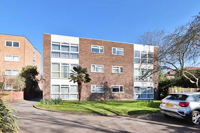 2 Bedroom Flat To Rent In Gloucester Road, Kingston Upon Thames, KT1