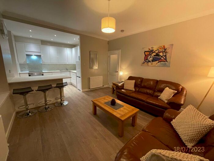 2 Bedroom Flat To Rent In Marischal Street, First Floor, Aberdeen, AB11