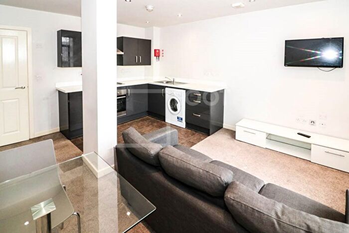 1 Bedroom Flat To Rent In Grattan Mills, Vincent St, Bradford, BD1