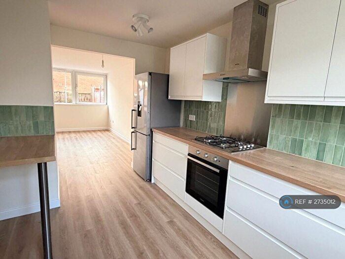 3 Bedroom Maisonette To Rent In John Barnes Walk, London, E15