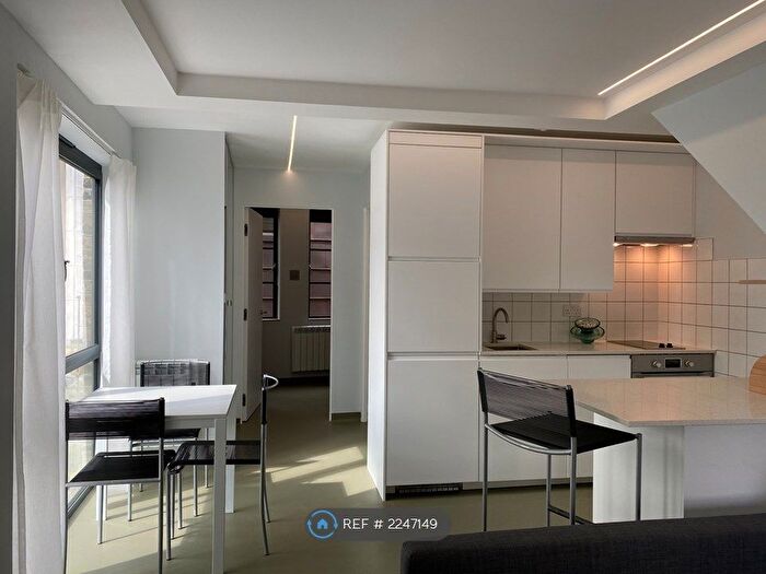 1 Bedroom Flat To Rent In Shrewsbury Court, London, EC1Y