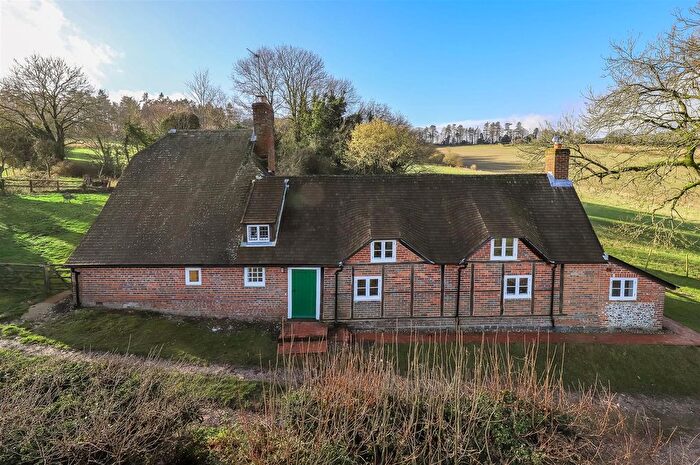 3 Bedroom Property To Rent In Lower Woodcott, Whitchurch, RG28