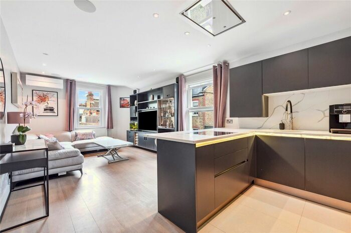 4 Bedroom Flat To Rent In Franciscan Road, London, SW17