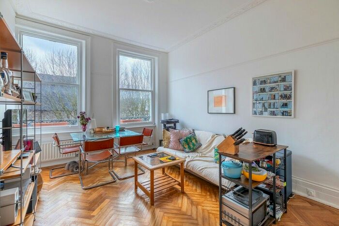 2 Bedroom Flat To Rent In Redcliffe Square, Chelsea, SW10