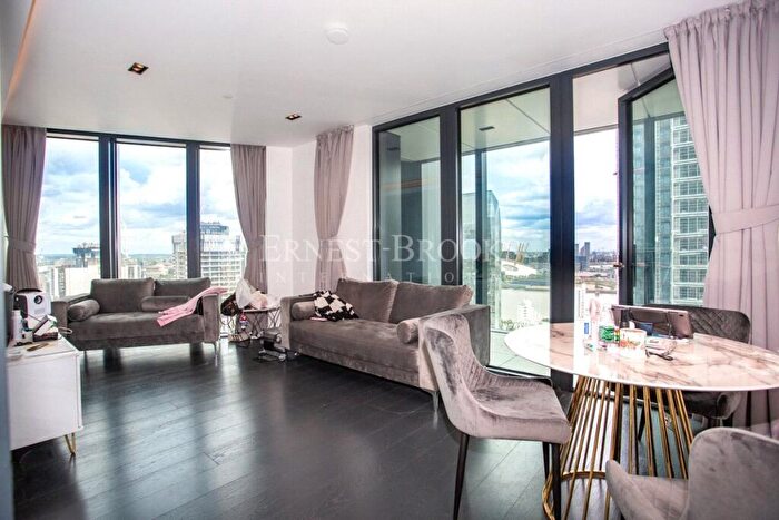 2 Bedroom Apartment To Rent In Amory Tower, Marsh Wall, Canary Wharf, E14