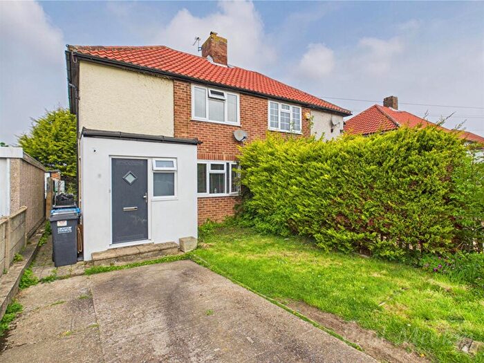 2 Bedroom Semi-Detached House For Sale In Grenville Road, New Addington, Croydon, CR0