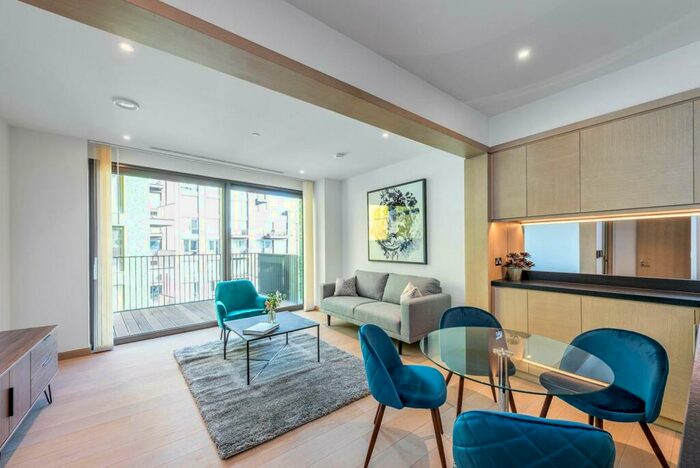 1 Bedroom Flat To Rent In Legacy Gardens, Nine Elms, London, SW11